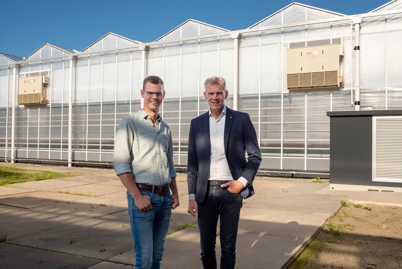 Buiten zijkant kas 2 Kwekerij de Zuidplas